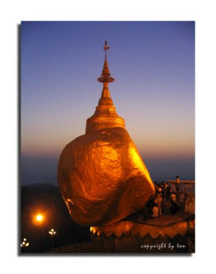 The amazing Kyaiktiyo Pagoda