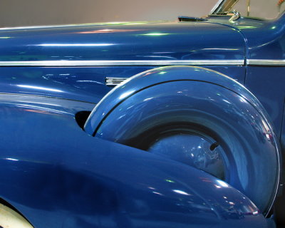 Spare in Front - '39 Buick