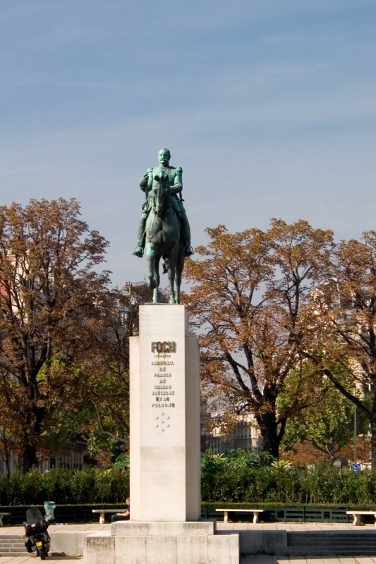 Place Trocadro---statue of Foch
