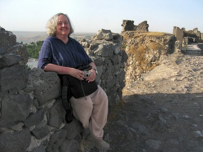 Resting again  :-) at the top of a Diyarbakir wall<br>(longest of ancient Anatolia).