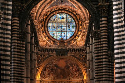 Columns upon columns !  ( Rose Window at front)