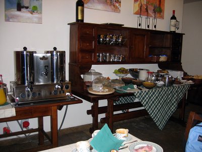 Breakfast at <a href=http://tinyurl.com/y4yff4 target=_blank> Borgo Grondaie</a> hotel next morn