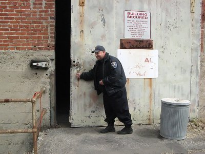 Jeremy, resecuring the building   (I'm on iso800 by mistake)