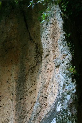 Very porous tufa stone