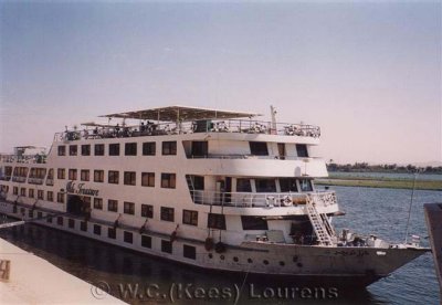 Ons cruise-schip de Nile Treasure /
Our cruise-ship the Nile Treasure.