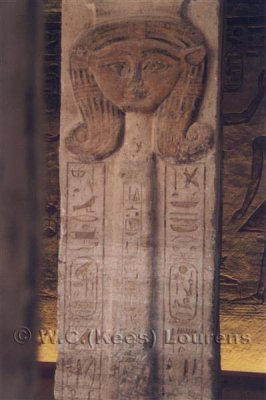 Tempel van Ramses II in Abu Simbel /
Temple of Ramses II in Abu Simbel.