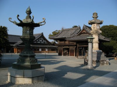 Lanterns and temple architecture