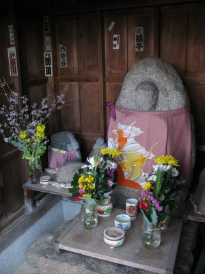 Small shrine near Keage