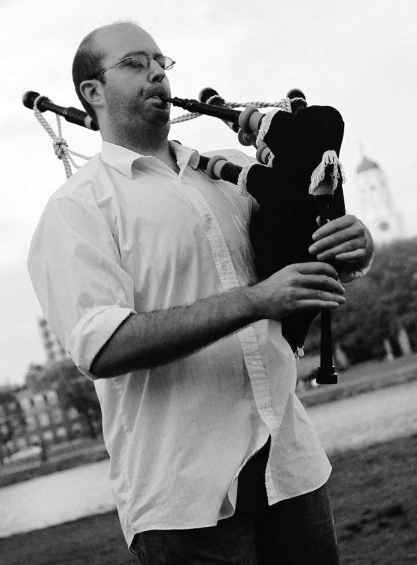 Piper at the gates of Harvard