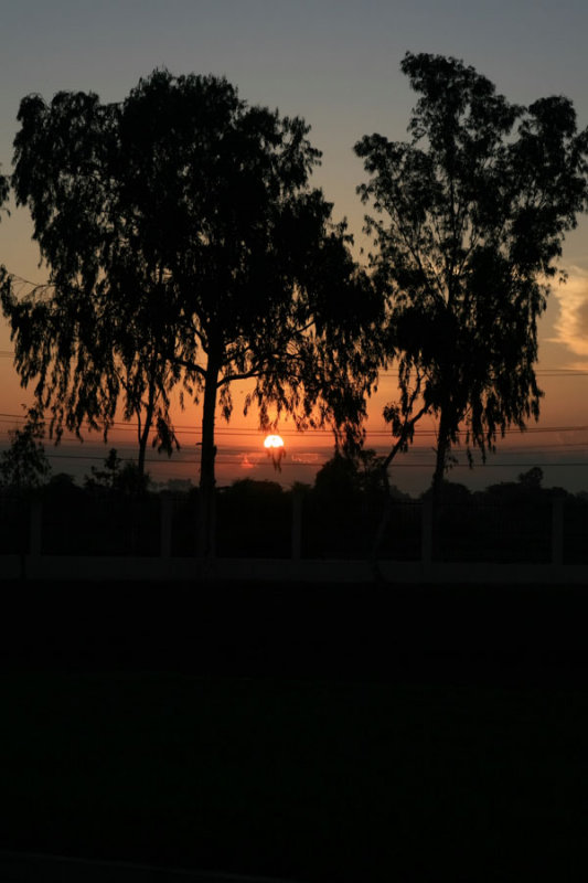 40AKW Sunrise Airport.jpg