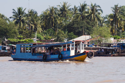 IMG_2904 MekongRiver003 Tourist Boat.jpg