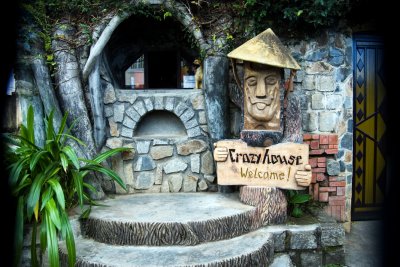 IMG_3608 Dalat CrazyHouse01.jpg