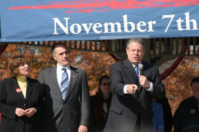Al Gore making his point at the Democratic Rally in Downingtown