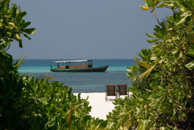 Maldives_07_surf_192_72 dpi_sup.jpg