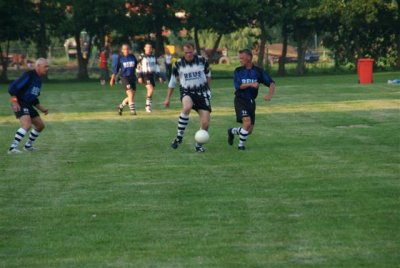 De jubileumwedstrijd op het oude voetbalterrein