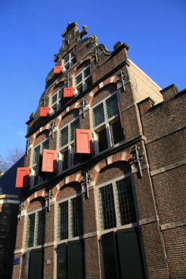 Facade of the former orphanage, Spieringstraat..