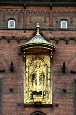 Statue of Bishop Absalon, the founder of Copenhagen - Standbeeld van bisschop Absalon, stichter van Kopenhagen