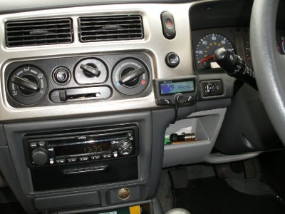 new Mitsubishi Shogun with Parrot CK3100.JPG