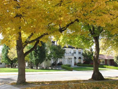 ISU Presidents Residence in Autumn smallfile IMG_1390.jpg