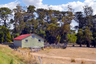 Green barn in the Yarra Ranges