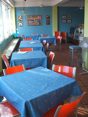 Bili Restaurant on the malecon, Esperanza