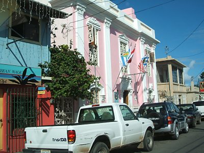 Roy's Coffeehouse, Isabel Segunda