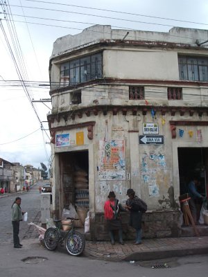 street corner in Saquisili