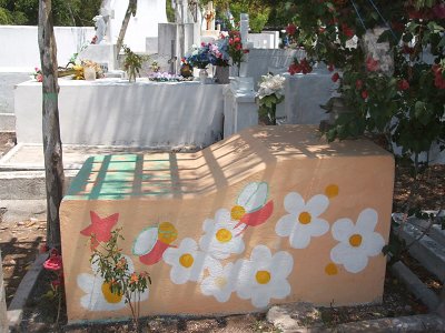 child's grave, Puerto Ayora