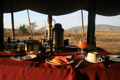 breakfast at Ronjo tented camp