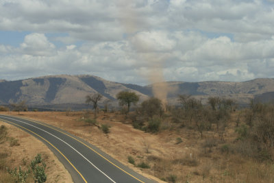 dust devil, road to Ngorongoro Highlands