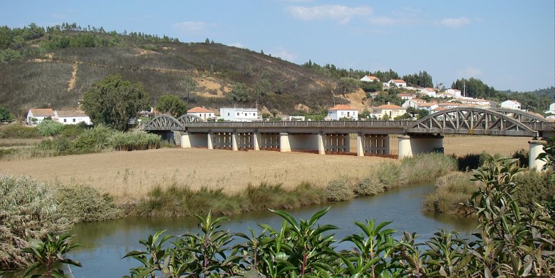 Ponte sobre a Ribeira de Seixe /|\ Bridge over Seixe Stream