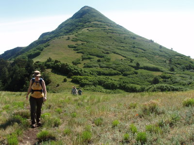 hikers and peak 2.JPG