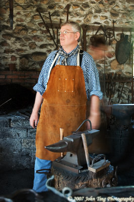1_0034 : metalsmith's shop