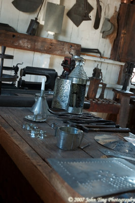 1_0052 : tin shop