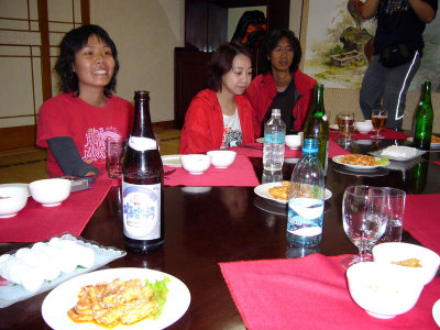 Food - Korean meal, men squat, women kneel