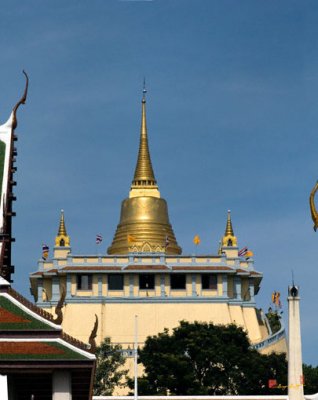 Temple of the Golden Mount (Phu Kaho Thong) from Wat Saket (DTHB029)