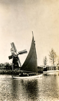 Sailing on the Broads 