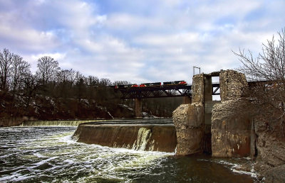 Train on Bridge R.jpg