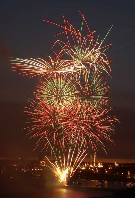 CRW_00321B.jpg Fireworks competition, Plymouth Sound - © A. Santillo 2003