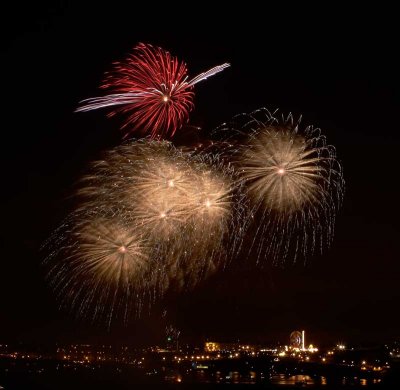 CRW_00375B.jpg Fireworks competition, Plymouth Sound - © A. Santillo 2003