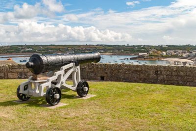 CRW_01732.jpg The Garrison - Gun battery and cannon overlooking Hugh Town harbour St Mary's -  A Santillo 2004
