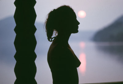1972 Sonnenuntergang mit Heidi.jpg