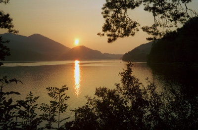 2001 Fuschlsee Sonnenuntergang 1a.jpg