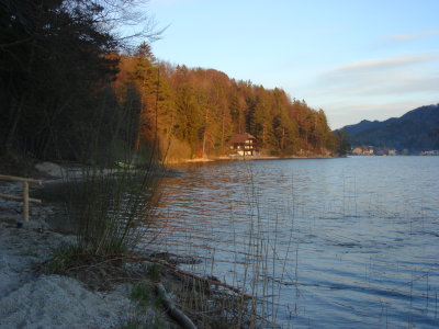 2012 04 Fuschlhaus am Abend 2.JPG