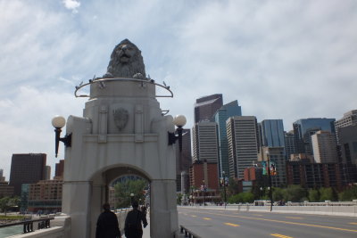 Lion statue on Centre St. Bridge