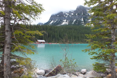 The famous teal color of Lake Louise