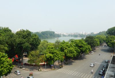 Hoan Kiem lake from Trang Tien Plaza