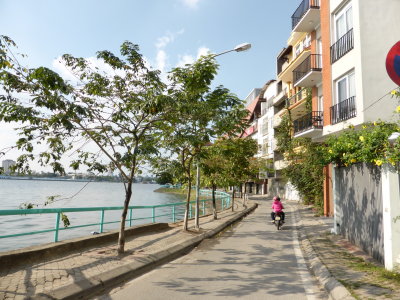 Residences around Ho Tay