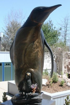 Trolls Visit Aquarium