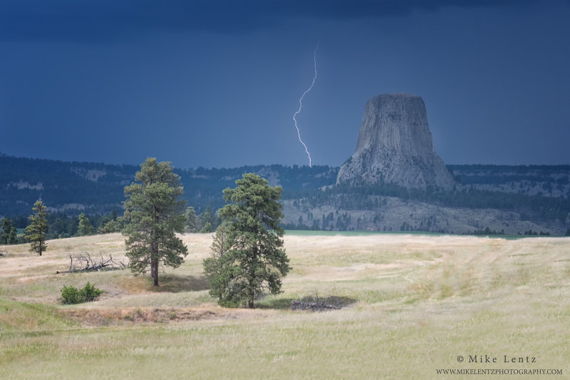 Devils Tower with lighteningPS2.jpg